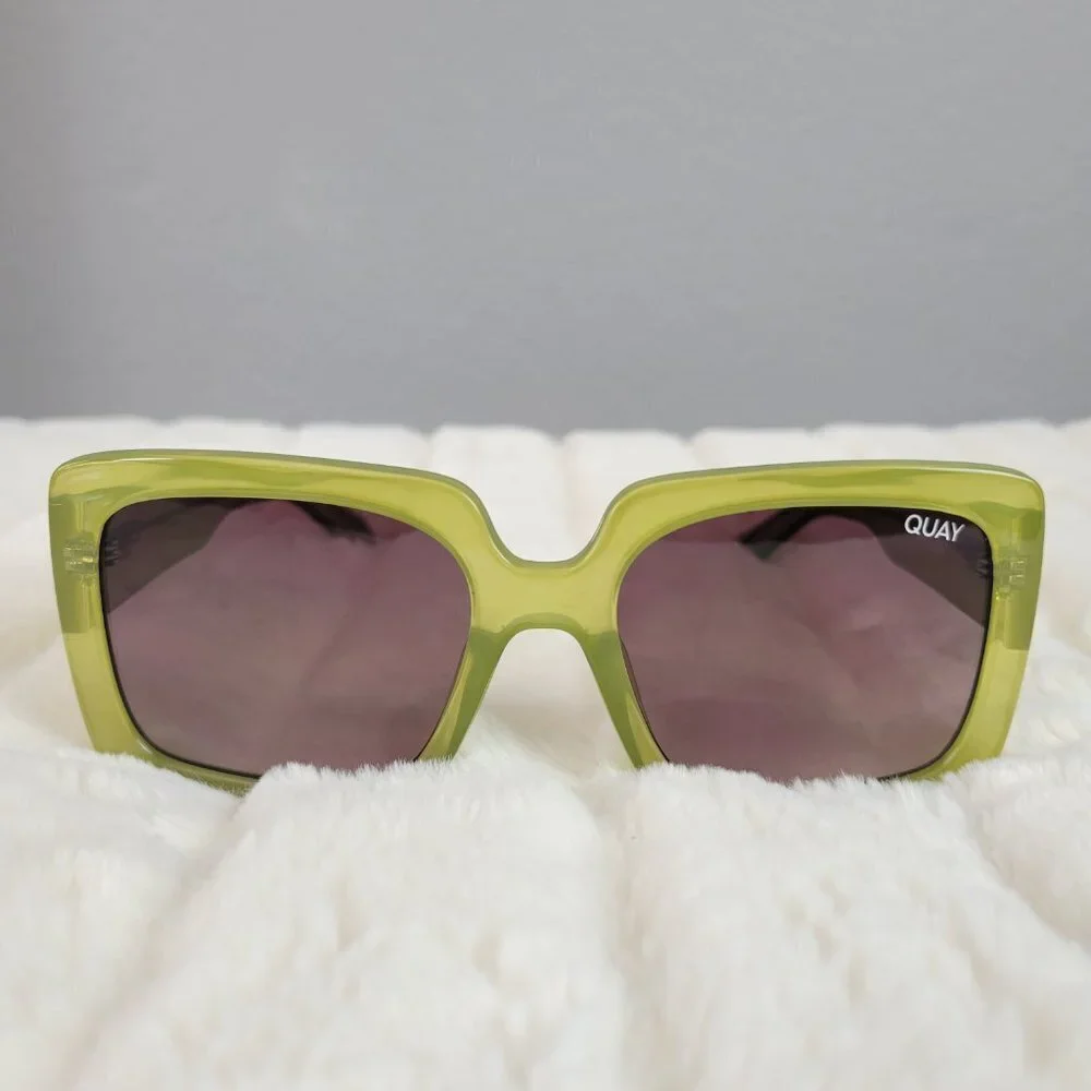QUAY // ltd ed paris hilton premium-injection green frames brown fade lens